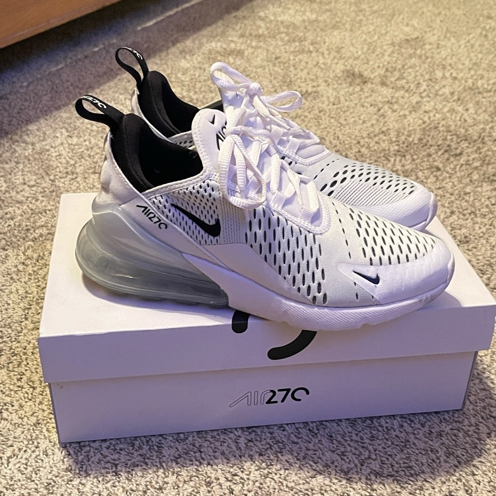 ‼️SOLD ‼️ Womens Nike Air max 270